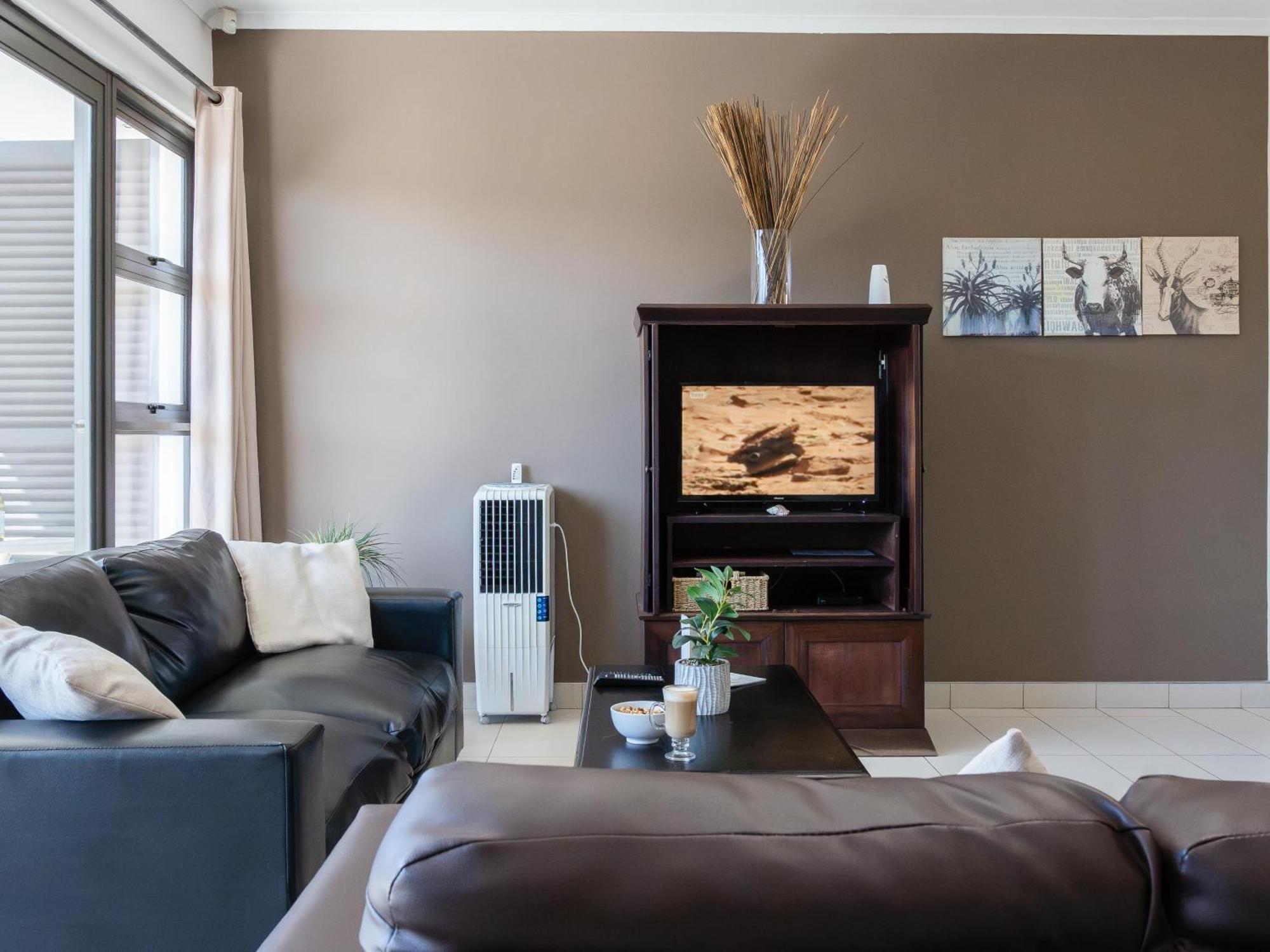 Rieks Van Der Walt Self-Catering Apartment Windhoek Ngoại thất bức ảnh