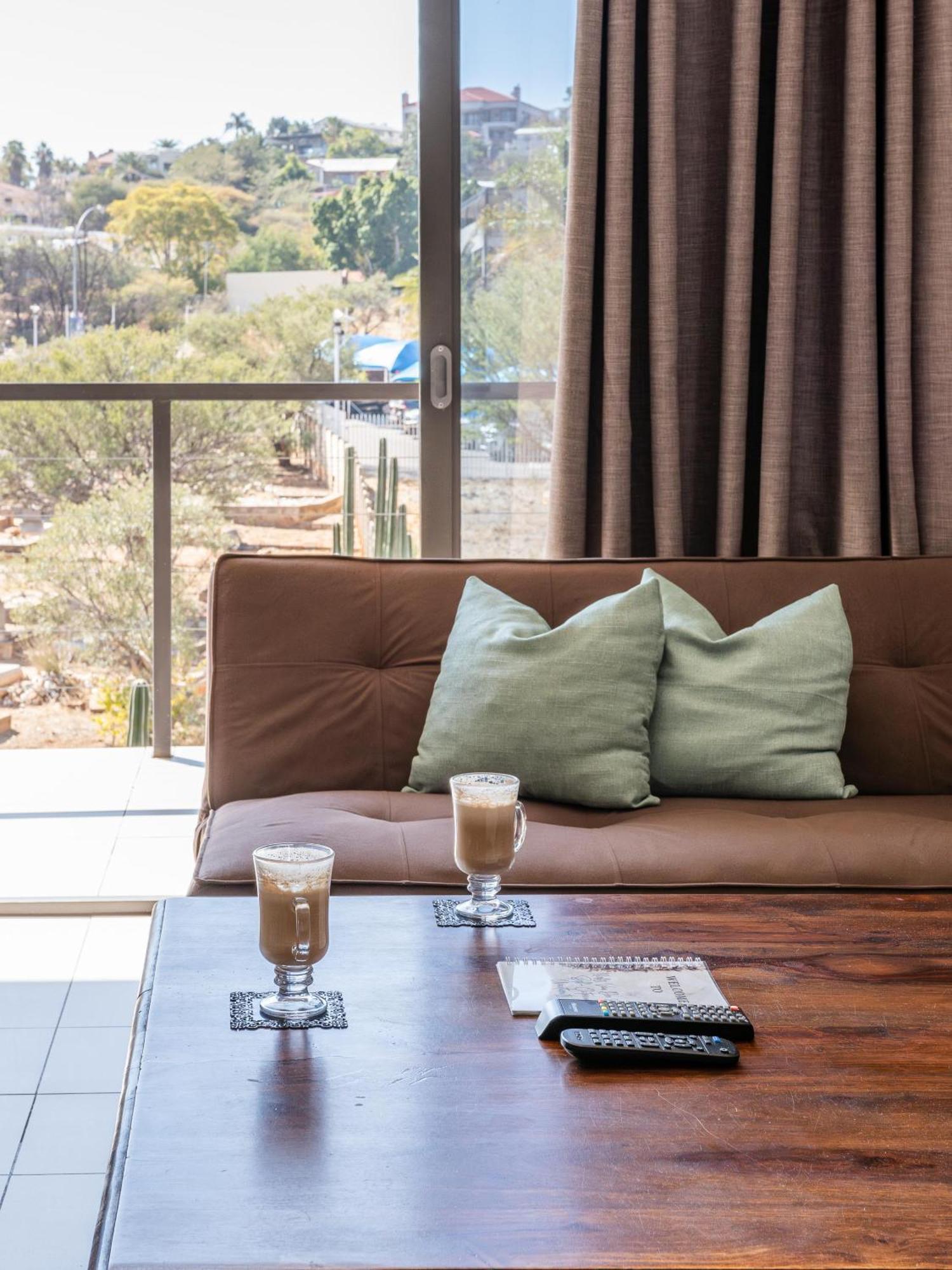 Rieks Van Der Walt Self-Catering Apartment Windhoek Ngoại thất bức ảnh