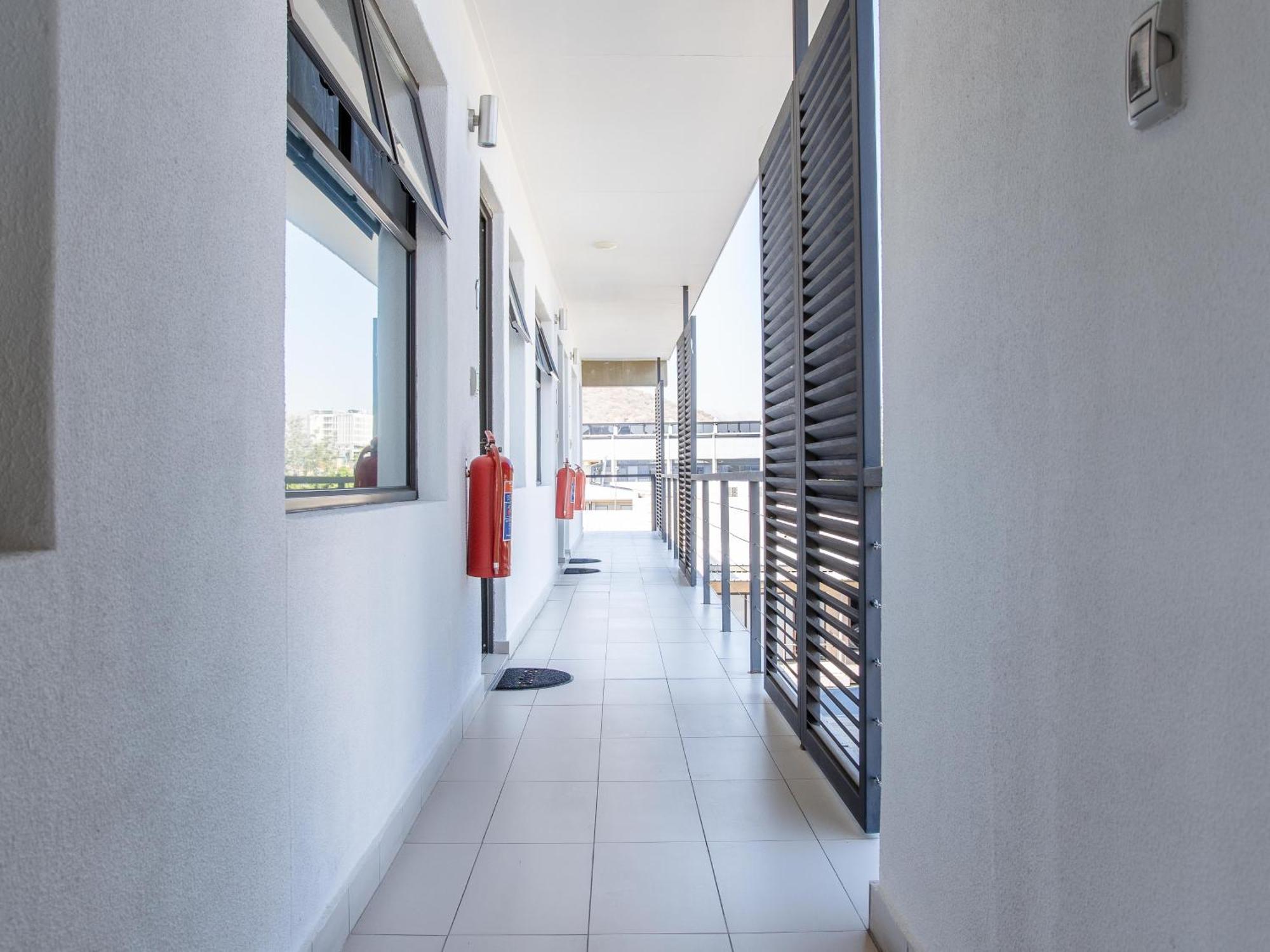 Rieks Van Der Walt Self-Catering Apartment Windhoek Ngoại thất bức ảnh